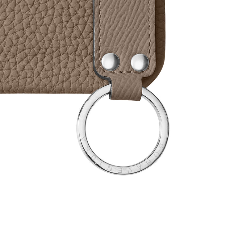 Backcover with handle (iPhone 17 Pro Max) – BONAVENTURA US